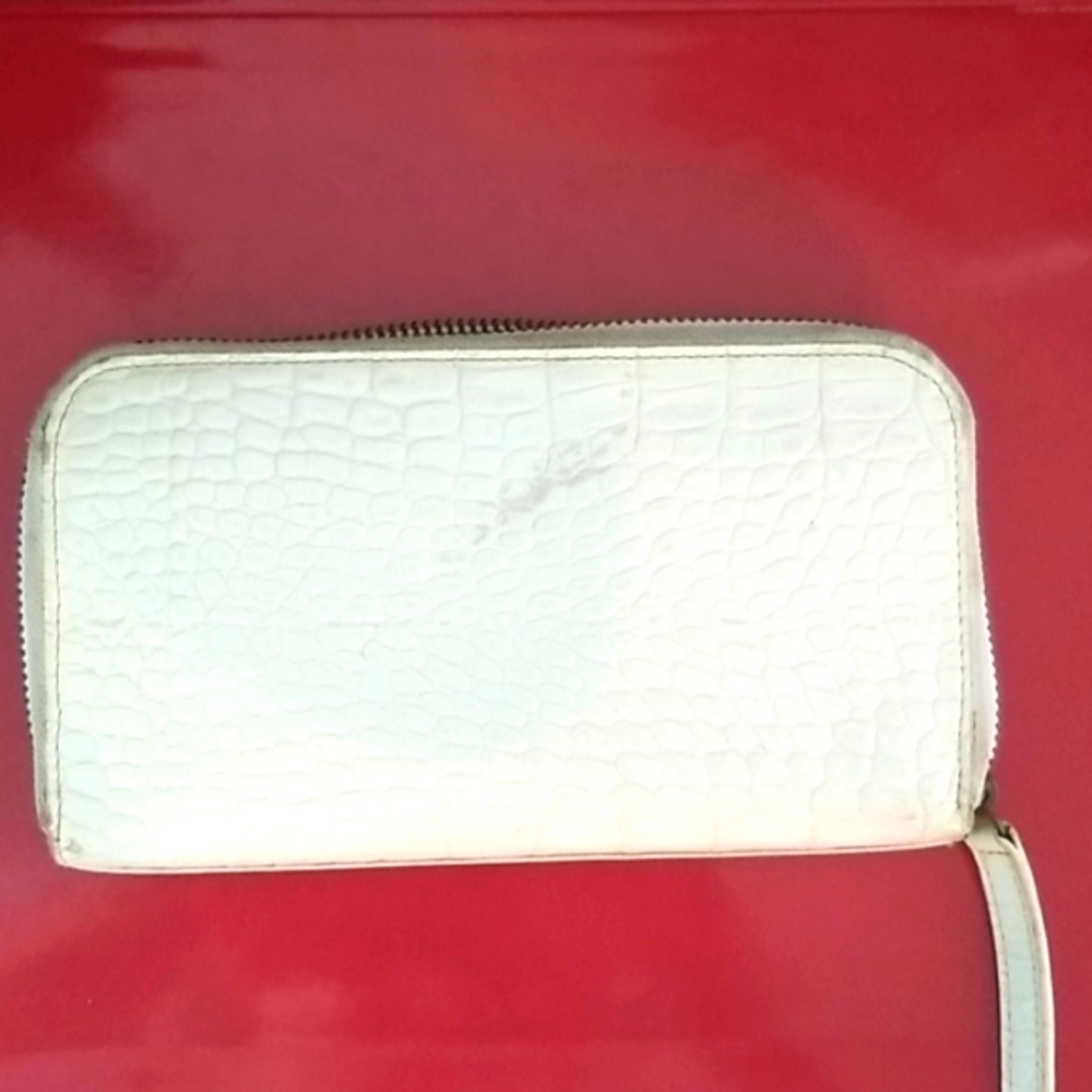 Marc Jacobs White Leather Zipper Wallet - Picture 4 of 12